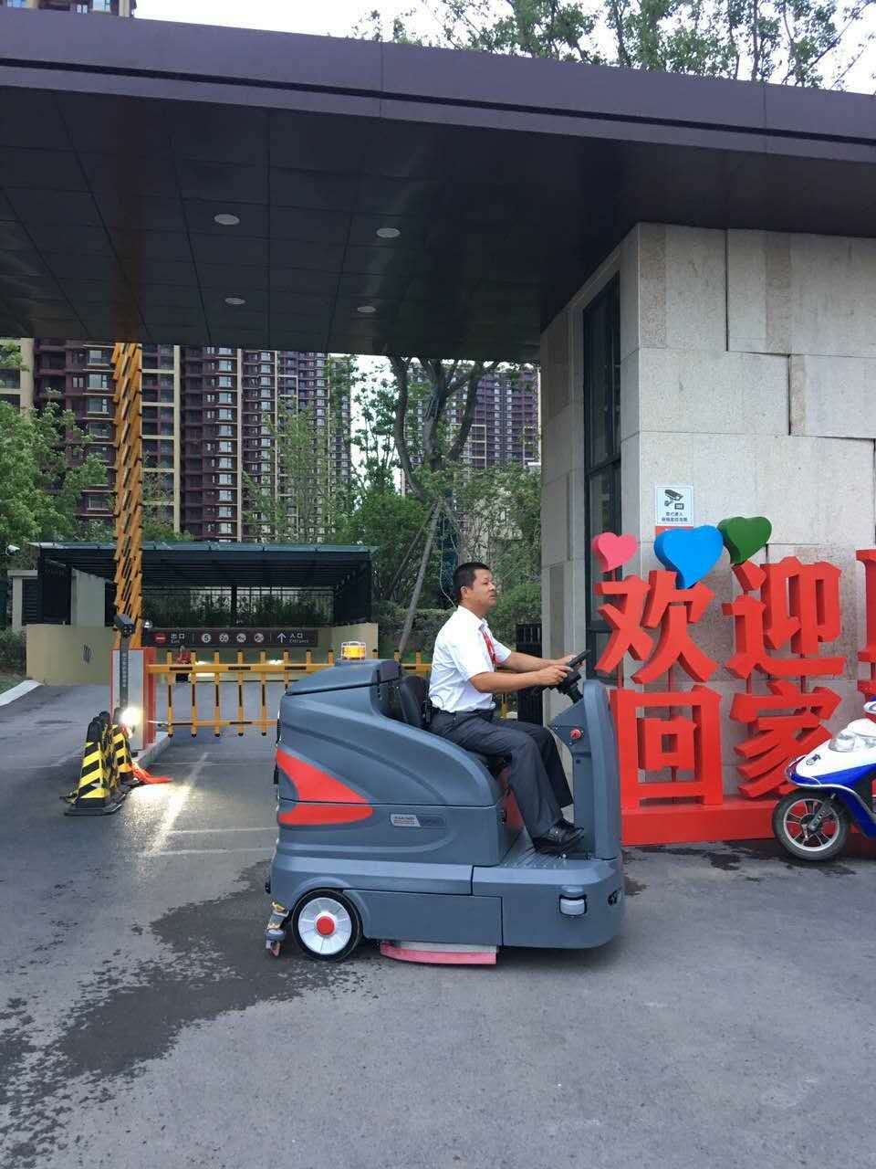 進(jìn)口洗地車一定比國產(chǎn)洗地車好嗎？